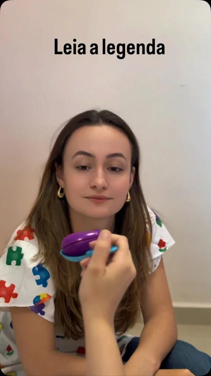 Prévia de um vídeo de Maria Laura no Instagram